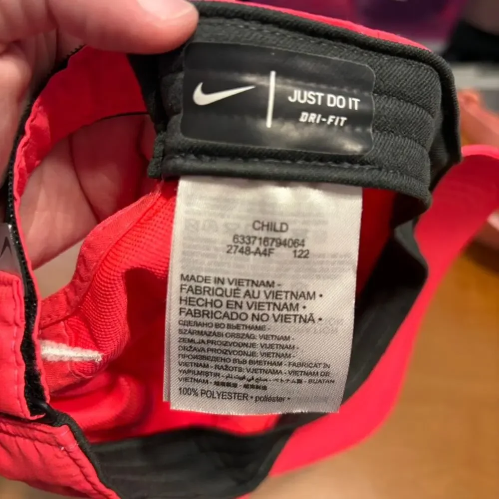 Nike nylon child hat hot pink